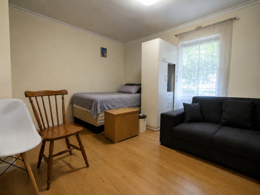 5 Bedroom Property for Sale in Wynberg Western Cape